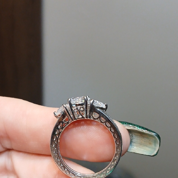 CZ Elegant Silver Diamond Ring - Picture 6 of 6